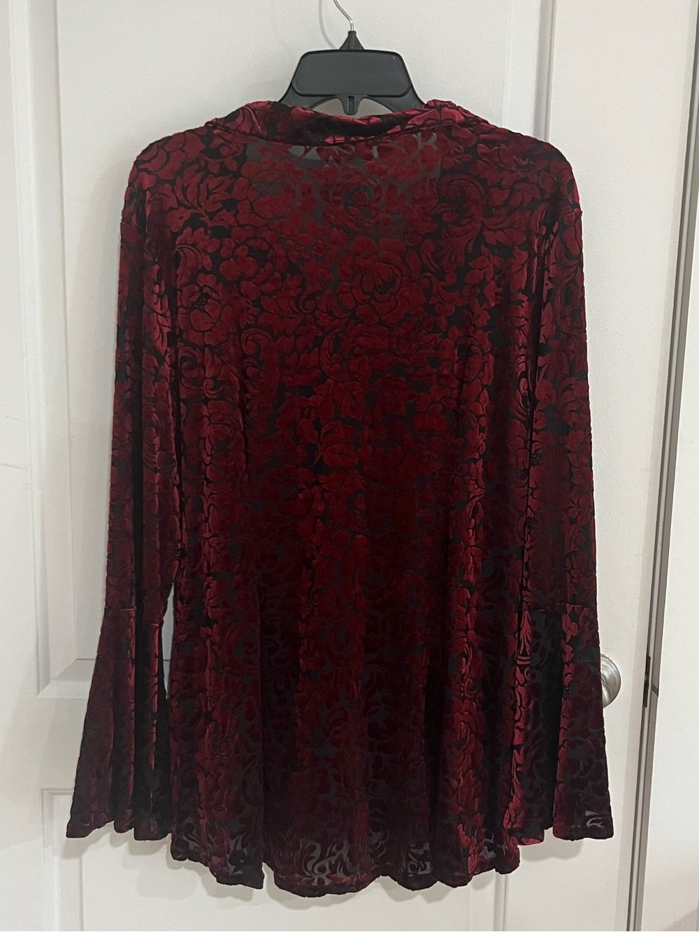 Ultra Pink Burgundy Velvet Floral Button-Down Shirt - Picture 2 of 5